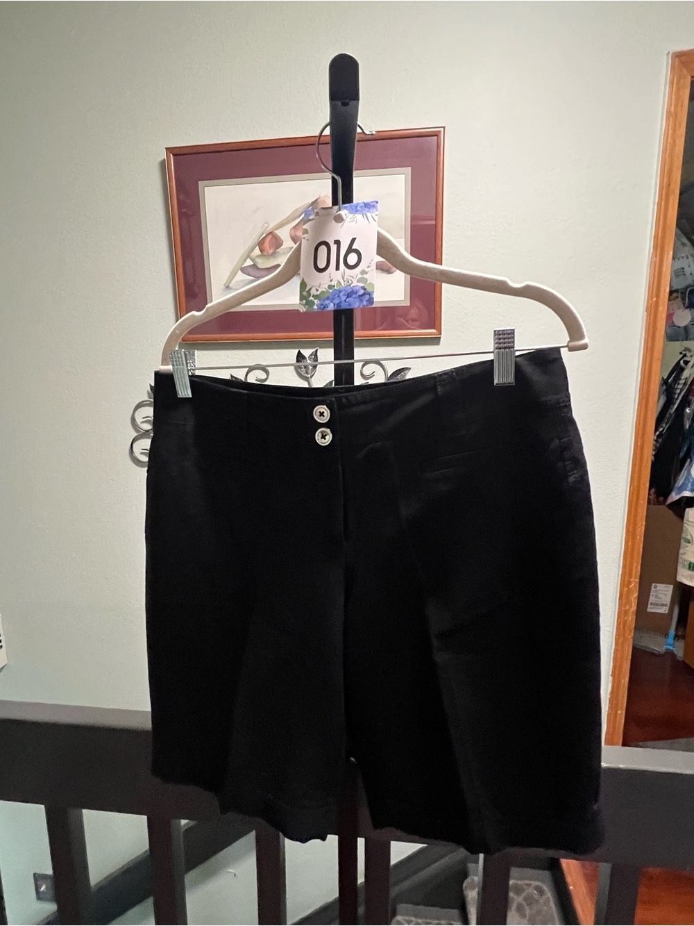 NWOT White House Black Market Black High-Rise Button Front Shorts Size 6 #DS016